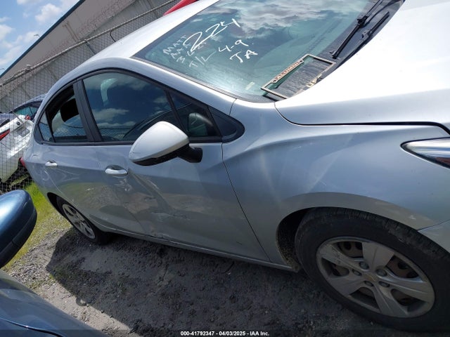 1G1BC5SM9H7266013 Chevrolet Cruze Ls Auto