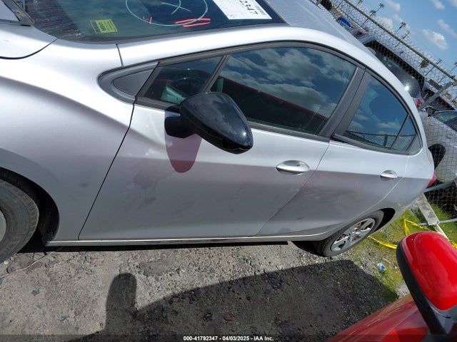 1G1BC5SM9H7266013 Chevrolet Cruze Ls Auto