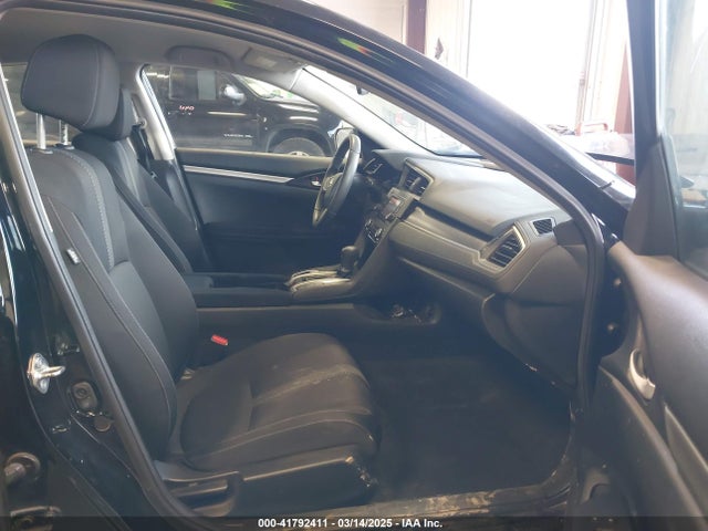 19XFC2F52GE218572 Honda Civic Lx