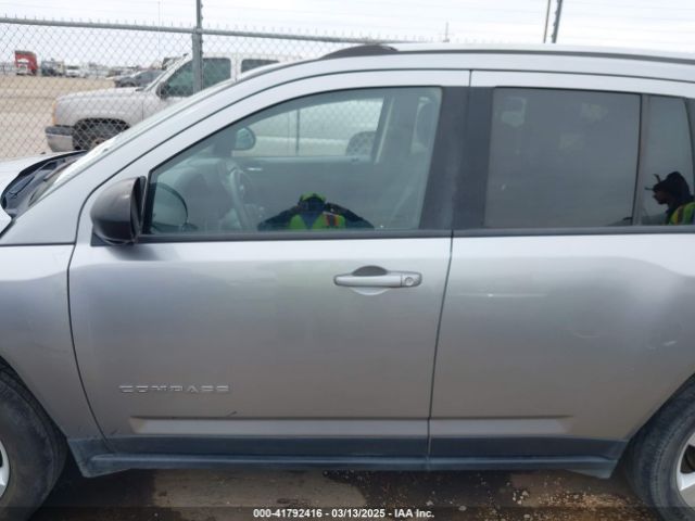 1C4NJDBB8GD780146 Jeep Compass Sport