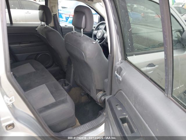 1C4NJDBB8GD780146 Jeep Compass Sport