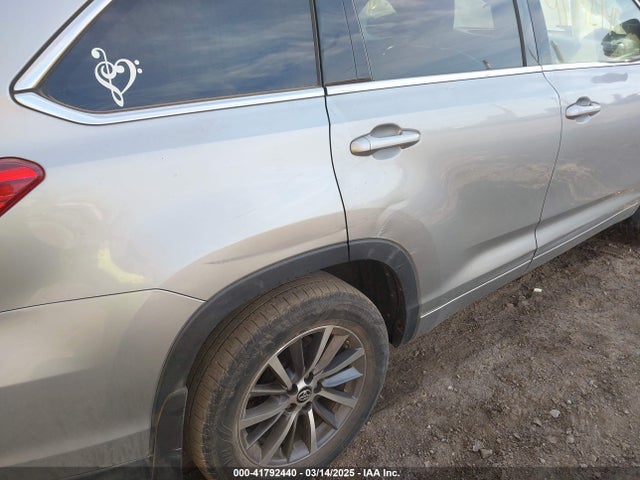5TDJZRFH0HS382194 Toyota Highlander Xle