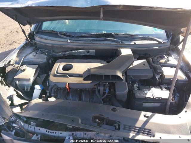 5NPE24AF9JH674582 Hyundai SONATA SE