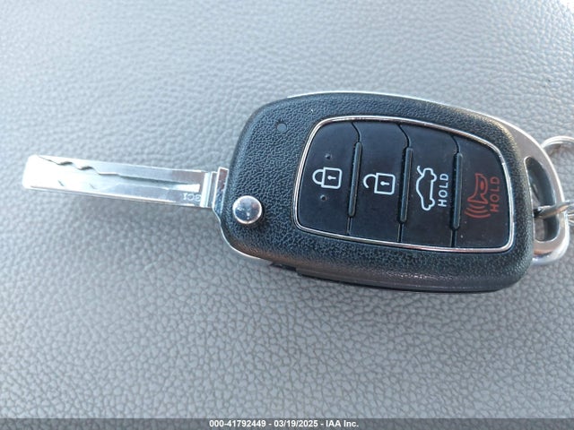 5NPE24AF9JH674582 Hyundai SONATA SE