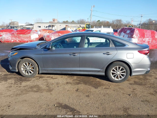 5NPE24AF9JH674582 Hyundai SONATA SE