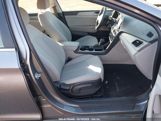 5NPE24AF9JH674582 Hyundai SONATA SE