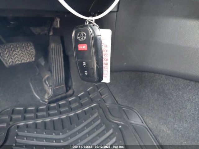JTDACAAU0P3006862 Toyota Prius Le