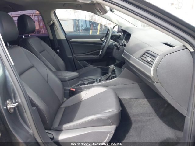 3VWC57BU8KM219678 Volkswagen Jetta 1.4t R-line/1.4t S/1.4t Se