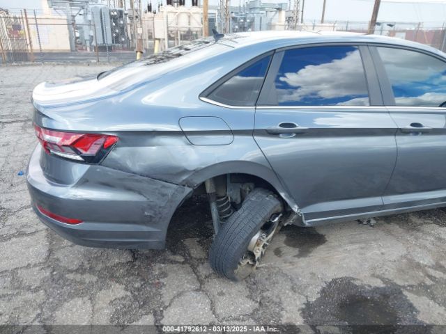 3VWC57BU8KM219678 Volkswagen Jetta 1.4t R-line/1.4t S/1.4t Se