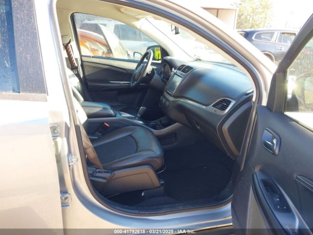 3C4PDCGG6KT841317 Dodge Journey Crossroad