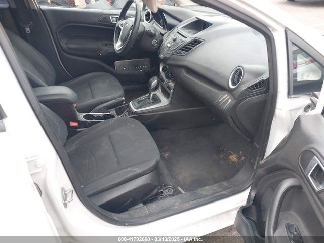 Ford 2015 2015 3FADP4EJ7FM105586 Image 5