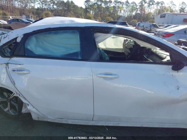 3KPF24AD3ME382227 KIA Forte Lxs