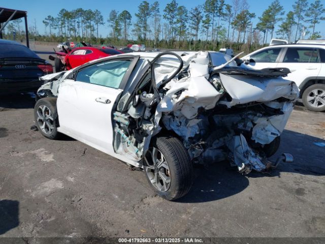 3KPF24AD3ME382227 KIA Forte Lxs