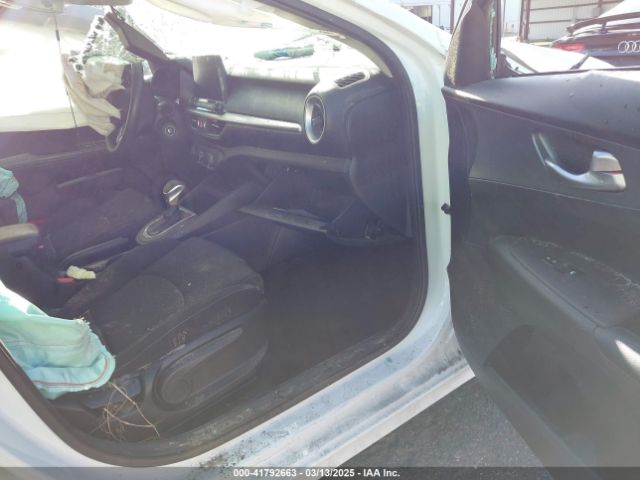 3KPF24AD3ME382227 KIA Forte Lxs