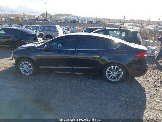 3FA6P0HD2KR199428 Ford 2019