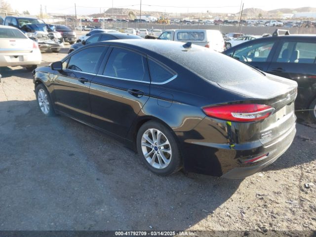 3FA6P0HD2KR199428 Ford 2019