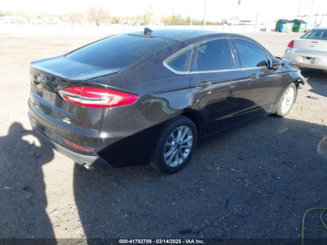 3FA6P0HD2KR199428 Ford 2019
