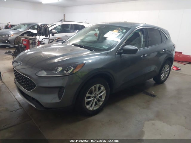1FMCU0G63NUB63135 Ford ESCAPE SE