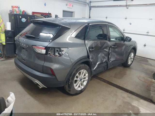 1FMCU0G63NUB63135 Ford ESCAPE SE