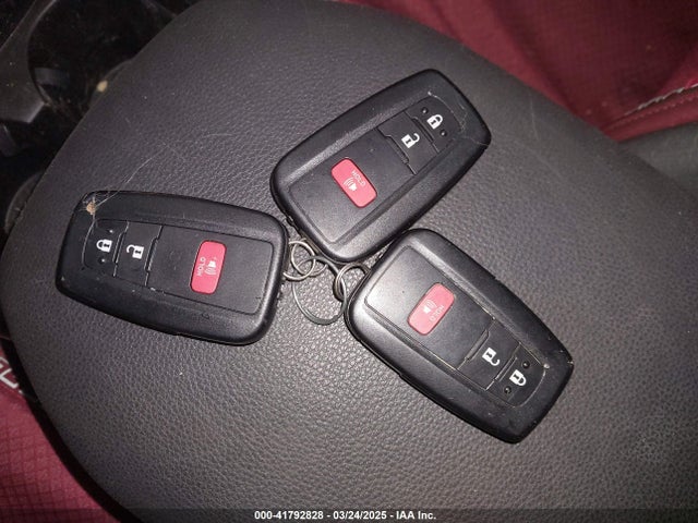 JTMRWRFV5KD509865 Toyota Rav4 Hybrid Xle
