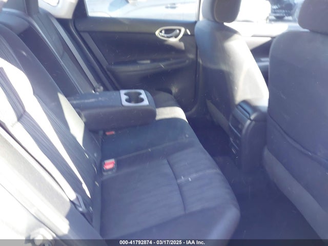 3N1AB7AP2JL631665 Nissan SENTRA SV