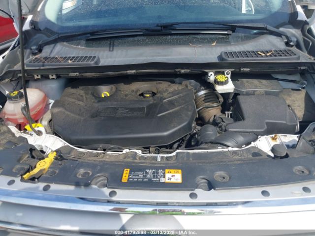 1FMCU0J99KUB62389 Ford Escape Titanium