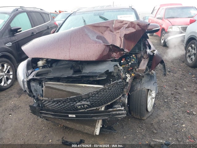 5XYPG4A55GG142487 KIA Sorento 3.3l Lx