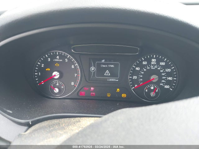 5XYPG4A55GG142487 KIA Sorento 3.3l Lx