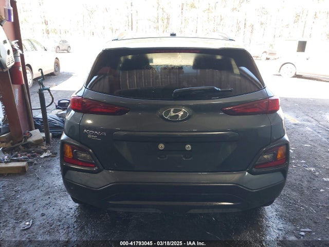 KM8K22AAXJU165226 Hyundai Kona Sel