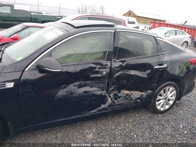41793092 :رقم المزاد ، 5XXGT4L32JG187762 vin ، 2018 Kia Optima S مزاد بيع