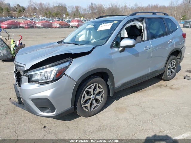 JF2SKAEC3KH589093 Subaru Forester Premium
