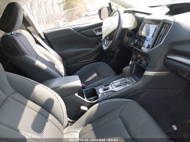 JF2SKAEC3KH589093 Subaru Forester Premium