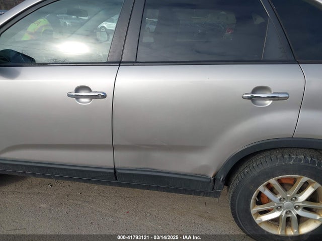 KIA SORENTO LX 2014 5XYKTCA68EG501000 Image 5