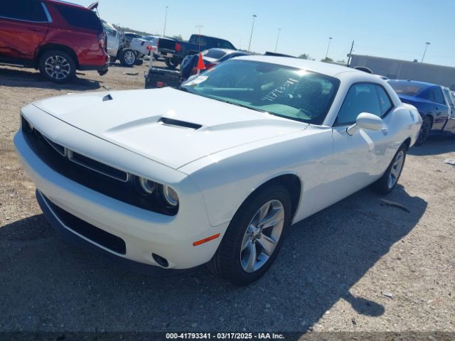 2C3CDZAG7LH105589 Dodge Challenger Sxt