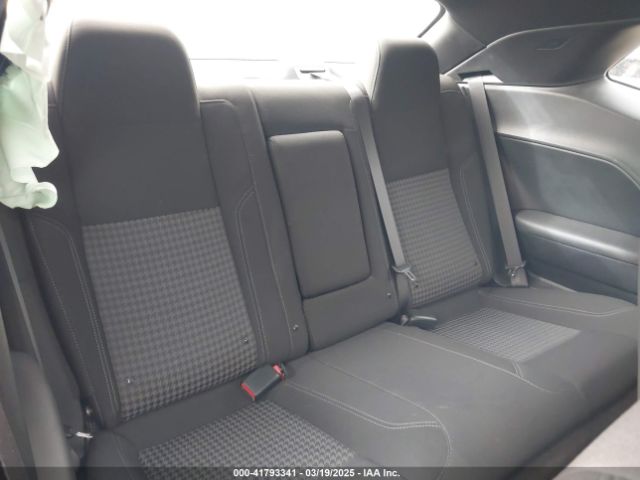 2C3CDZAG7LH105589 Dodge Challenger Sxt
