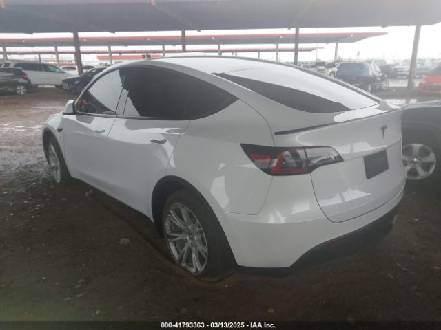 2022 TESLA MODEL Y 7SAYGDEE0NF451371 Photo 2