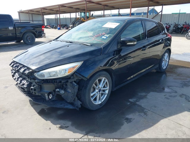 Ford FOCUS SE 2016 1FADP3K26GL239046 Image 2