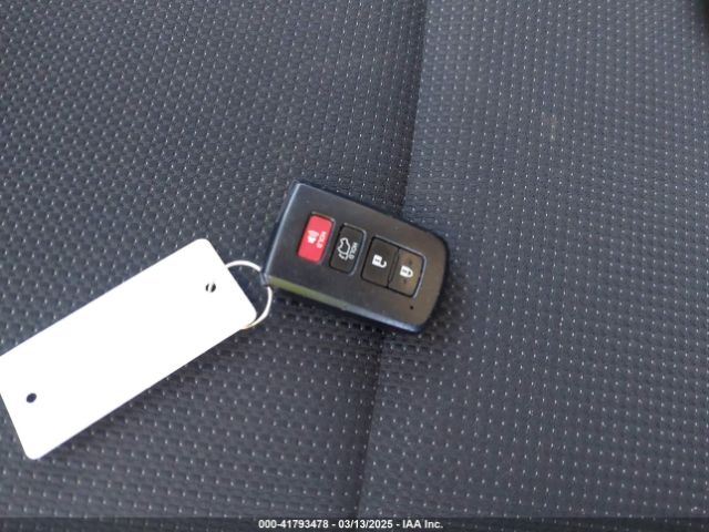2T3RFREV1JW788525 Toyota Rav4 Adventure/xle