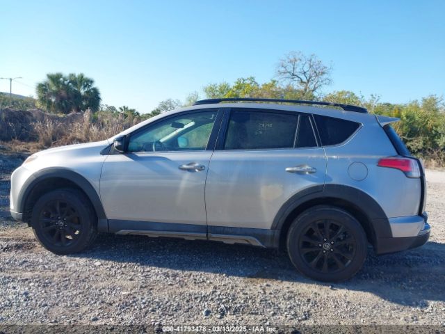 2T3RFREV1JW788525 Toyota Rav4 Adventure/xle