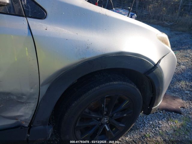 2T3RFREV1JW788525 Toyota Rav4 Adventure/xle