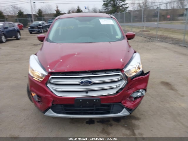 1FMCU9GDXKUC35625 Ford ESCAPE SE