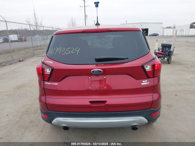 1FMCU9GDXKUC35625 Ford ESCAPE SE