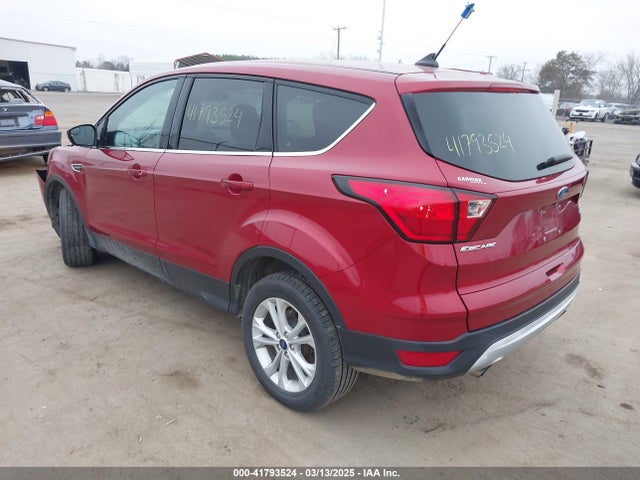 1FMCU9GDXKUC35625 Ford ESCAPE SE