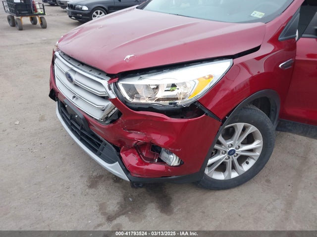 1FMCU9GDXKUC35625 Ford ESCAPE SE