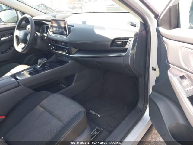 5N1BT3BA6SC810916 Nissan Rogue Sv Fwd