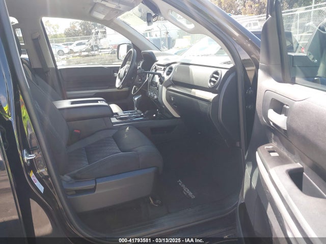 5TFDY5F12KX784117 Toyota Tundra Sr5 5.7l V8