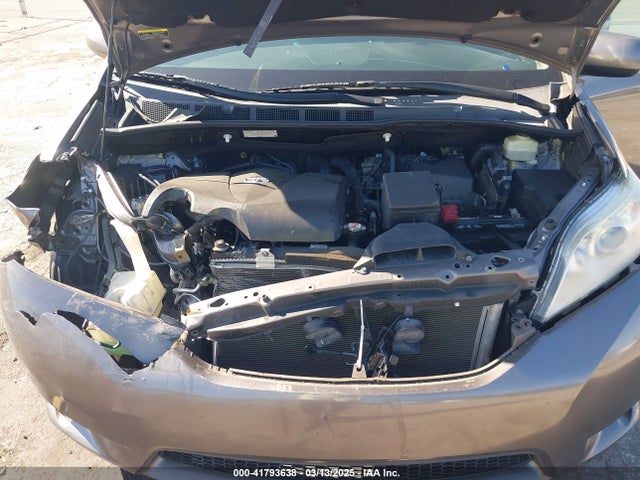 5TDKZ3DC7HS781788 Toyota Sienna Le 8 Passenger