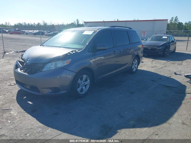 5TDKZ3DC7HS781788 Toyota Sienna Le 8 Passenger