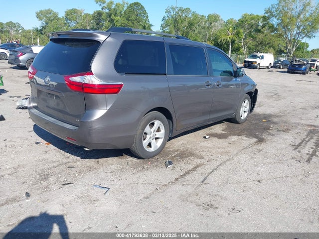 5TDKZ3DC7HS781788 Toyota Sienna Le 8 Passenger