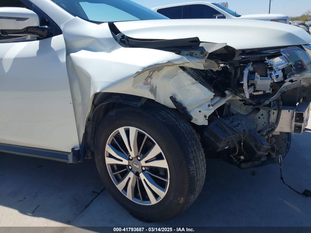 5N1DR2MM6HC687085 Nissan Pathfinder Sl